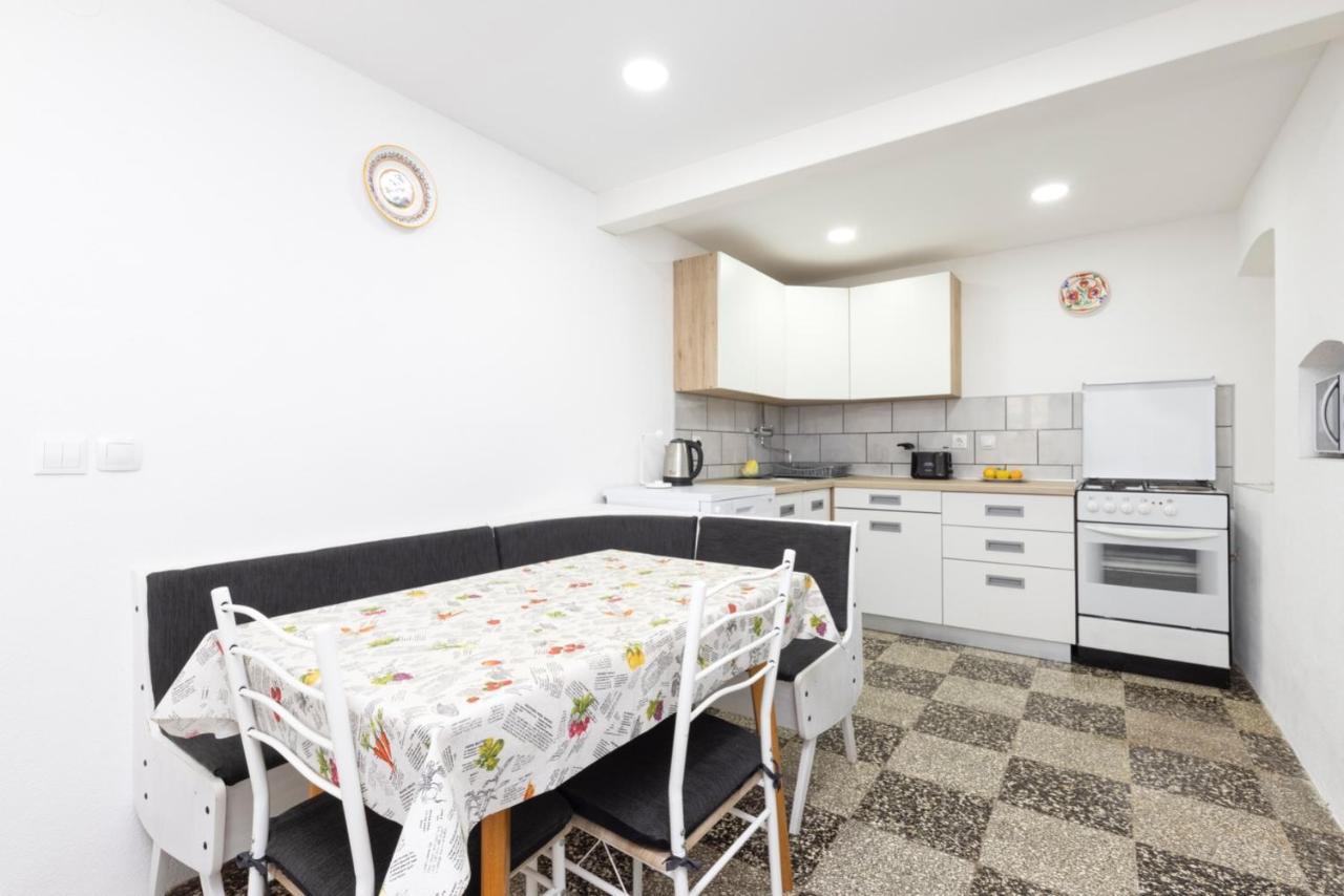 Apartments Ivna Veli Losinj Exterior photo