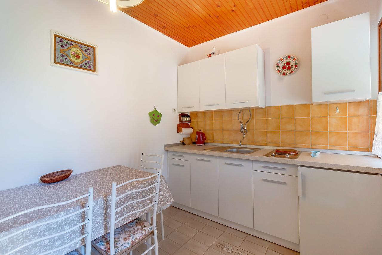 Apartments Ivna Veli Losinj Exterior photo