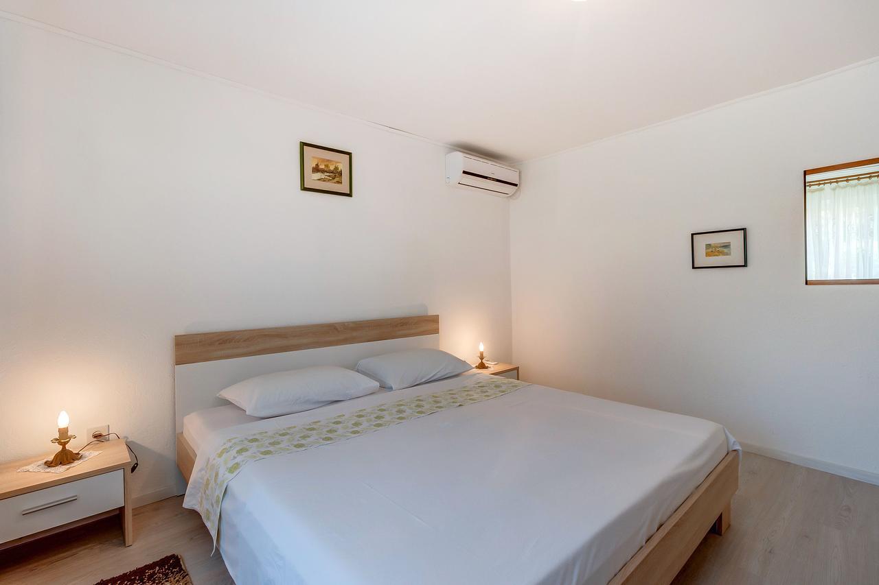 Apartments Ivna Veli Losinj Exterior photo